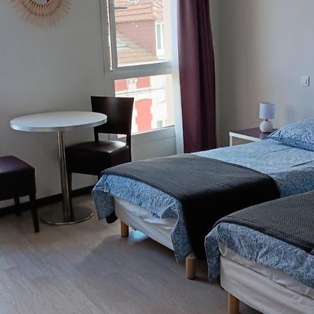Studio 24M2 Au 4Eme Etage Ascenseur A Cote De La Gare Sncf Lourdes Bagian luar foto
