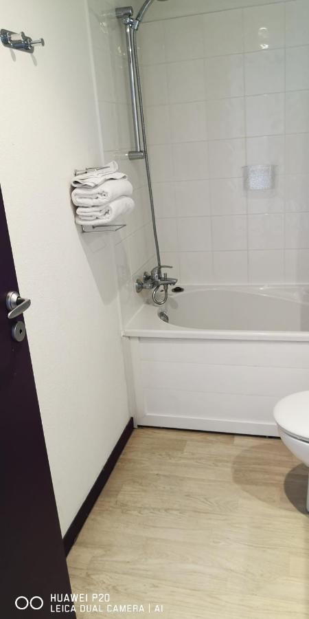 Studio 24M2 Au 4Eme Etage Ascenseur A Cote De La Gare Sncf Lourdes Bagian luar foto